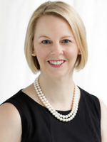 Stephanie Piechowiak headshot Thumbnail